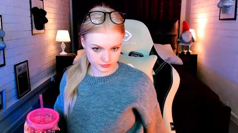 Snapshot of graceglamour chatting on January 14, 11:31 am Grace Glamour online show from January 14, 11:31 am