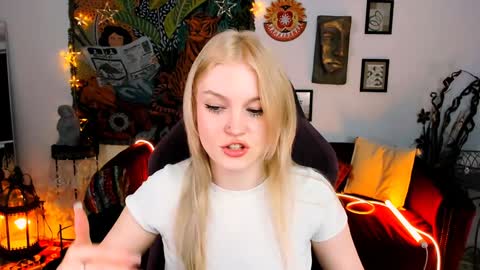 Snapshot of graceglamour chatting on January 15, 8:09 am Grace Glamour online show from January 15, 8:09 am