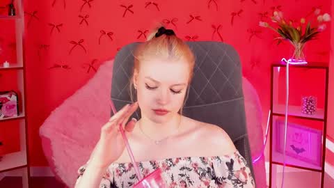 Snapshot of graceglamour chatting on January 22, 11:34 am Grace Glamour online show from January 22, 11:34 am