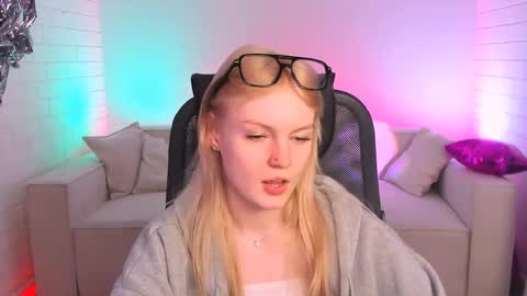 Snapshot of graceglamour chatting on February 10, 8:20 am Grace Glamour online show from February 10, 8:20 am