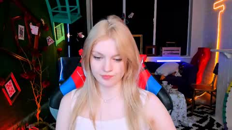 Snapshot of graceglamour chatting on February 26, 11:30 am Grace Glamour online show from February 26, 11:30 am