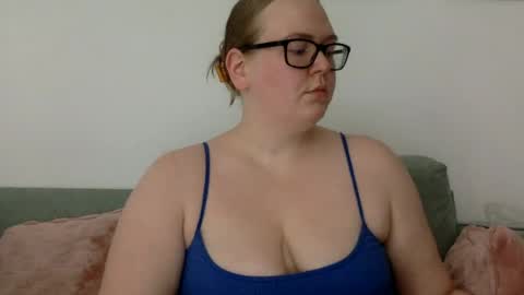 Snapshot of graceloves69 chatting on July 18, 3:27 pm Grace Loves online show from July 18, 3:27 pm