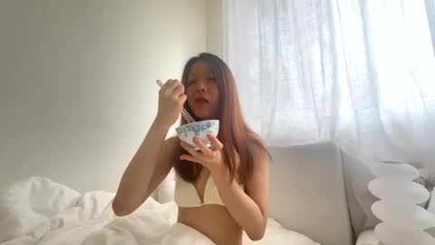 Snapshot of gracemeow chatting on November 3, 2:02 am gracemeow online show from November 3, 2:02 am