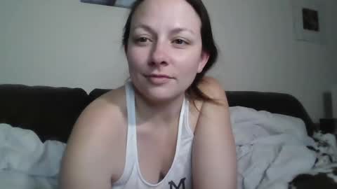 Snapshot of gracielush chatting on February 23, 1:35 am Goddess Grace online show from February 23, 1:35 am