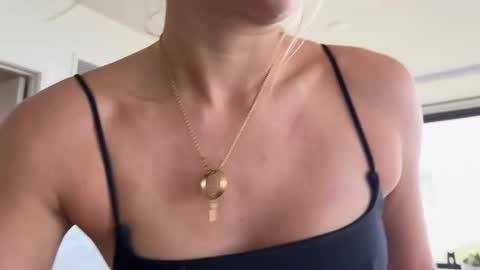 Gracie Mae online show from October 11, 4:49 pm