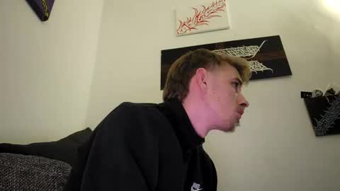 Snapshot of graff4 chatting on December 25, 11:42 pm Smallcom online show from December 25, 11:42 pm