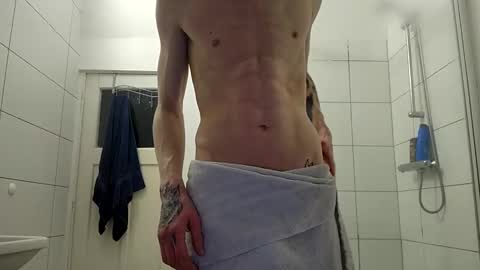 Snapshot of graff4 chatting on January 3, 10:08 pm Smallcom online show from January 3, 10:08 pm