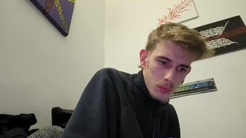 Snapshot of graff4 chatting on January 18, 12:35 am Smallcom online show from January 18, 12:35 am