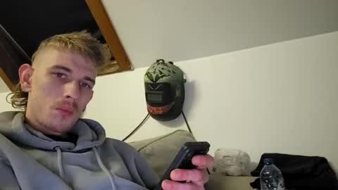 Snapshot of graff4 chatting on December 14, 3:12 am Smallcom online show from December 14, 3:12 am