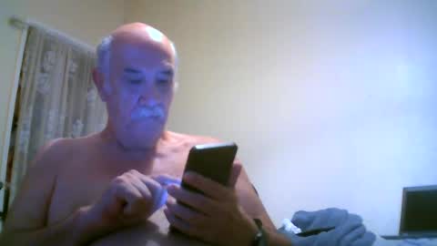 Snapshot of grahammal chatting on August 3, 12:54 pm grahammal online show from August 3, 12:54 pm