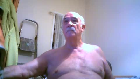 Snapshot of grahammal chatting on August 8, 2:08 pm grahammal online show from August 8, 2:08 pm