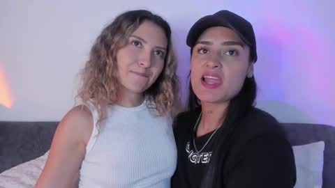 Snapshot of grave_duo chatting on December 16, 3:55 am GRAVE DUO online show from December 16, 3:55 am