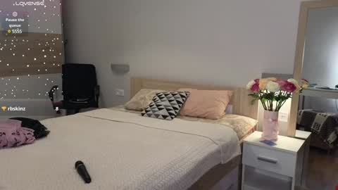 Snapshot of gray_swann chatting on January 16, 7:20 pm Ray online show from January 16, 7:20 pm