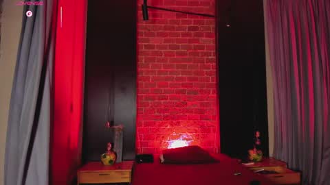 Snapshot of grayandrews chatting on June 17, 12:24 am grayandrews online show from June 17, 12:24 am