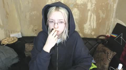 Snapshot of graylovescookies chatting on December 22, 11:20 pm graylovescookies online show from December 22, 11:20 pm