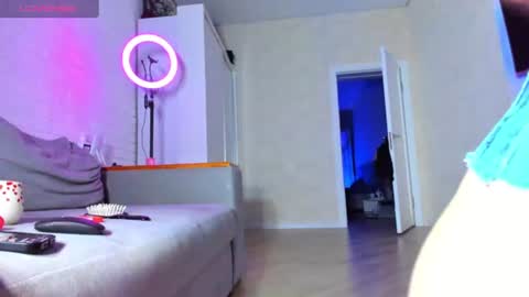 Snapshot of great_blondy chatting on June 15, 10:56 pm Anny online show from June 15, 10:56 pm