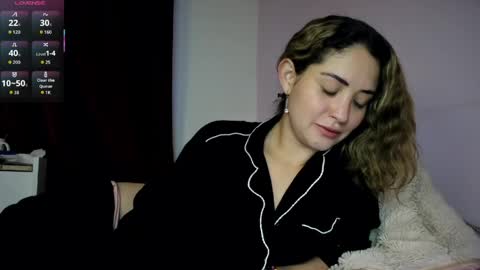 Snapshot of greeicywells chatting on May 17, 10:44 am Greeicy online show from May 17, 10:44 am