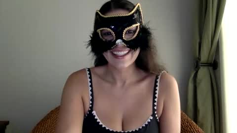 Clara online show from December 1, 9:09 pm