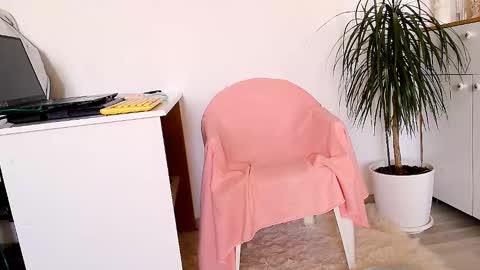 Alex and Ella online show from January 16, 9:05 am