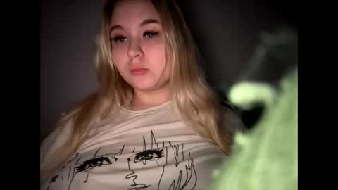 Lina 3 online show from April 21, 7:06 pm