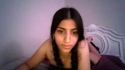 greencheek0 online show from November 2, 2:25 am