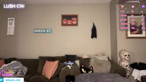 SexQueen Nikki online show from January 11, 3:00 am