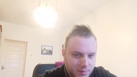 Snapshot of gregory_the_bear chatting on December 10, 8:08 am Gregory online show from December 10, 8:08 am