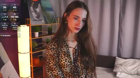 Snapshot of gregoryturnbo chatting on November 17, 3:23 am Ivy online show from November 17, 3:23 am