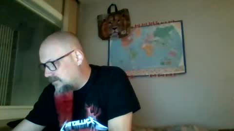 Snapshot of gregrev chatting on December 15, 3:02 am gregrev online show from December 15, 3:02 am