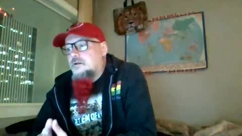 Snapshot of gregrev chatting on December 18, 12:43 am gregrev online show from December 18, 12:43 am