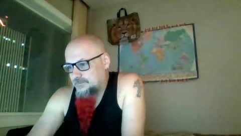 Snapshot of gregrev chatting on December 20, 2:52 am gregrev online show from December 20, 2:52 am