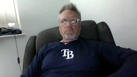 mmm hmmm online show from November 8, 4:23 am