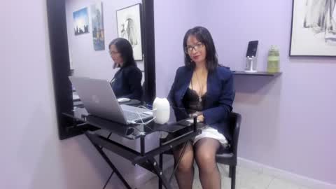 Snapshot of greta_borbon chatting on June 22, 11:29 am Greta online show from June 22, 11:29 am