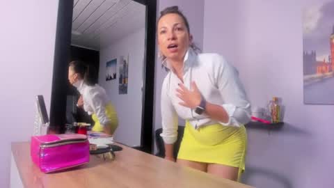 Snapshot of greta_borbon chatting on July 3, 11:27 am Greta online show from July 3, 11:27 am