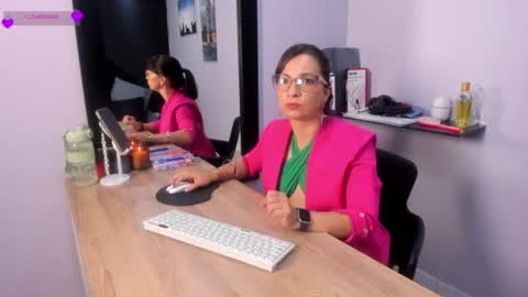Snapshot of greta_borbon chatting on July 10, 11:24 am Greta online show from July 10, 11:24 am