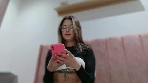 Snapshot of greta_miss chatting on October 16, 3:07 am  Emmy  online show from October 16, 3:07 am