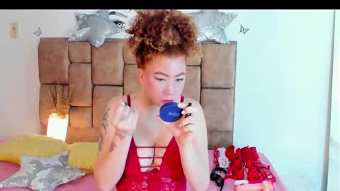 Snapshot of grettaandcoulle chatting on February 12, 1:41 am grettaandcoulle online show from February 12, 1:41 am