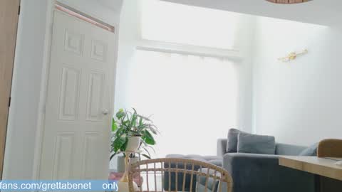 Gretta online show from April 21, 9:28 pm