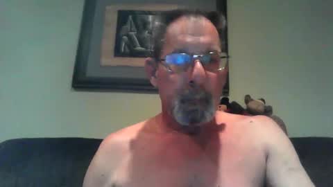 Snapshot of greybeard6868 chatting on December 10, 2:48 am greybeard6868 online show from December 10, 2:48 am