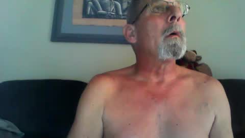 Snapshot of greybeard6868 chatting on December 17, 7:59 pm greybeard6868 online show from December 17, 7:59 pm