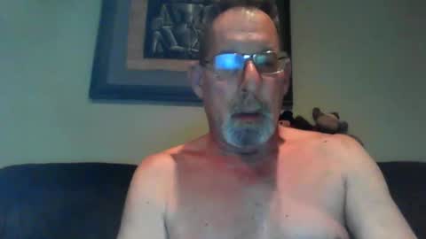 Snapshot of greybeard6868 chatting on December 18, 1:23 pm greybeard6868 online show from December 18, 1:23 pm