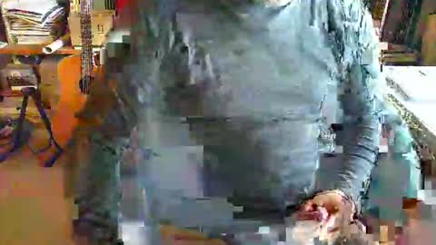 Snapshot of greyhounddog chatting on October 15, 8:47 am greyhounddog online show from October 15, 8:47 am
