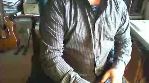 Snapshot of greyhounddog chatting on October 17, 9:01 am greyhounddog online show from October 17, 9:01 am