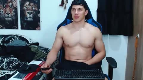 Snapshot of griego01 chatting on March 4, 6:04 am griego01 online show from March 4, 6:04 am