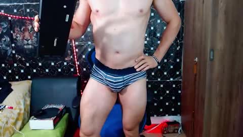 Snapshot of griego01 chatting on September 18, 1:51 am griego01 online show from September 18, 1:51 am