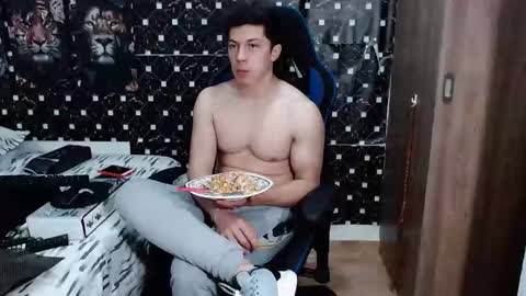 Snapshot of griego01 chatting on March 17, 12:37 am griego01 online show from March 17, 12:37 am