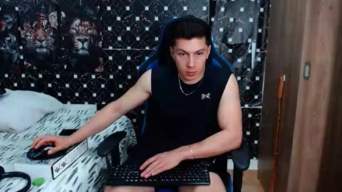Snapshot of griego01 chatting on May 6, 6:41 am griego01 online show from May 6, 6:41 am