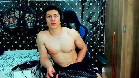 Snapshot of griego01 chatting on May 16, 6:32 am griego01 online show from May 16, 6:32 am