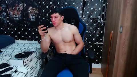 Snapshot of griego01 chatting on May 17, 1:25 am griego01 online show from May 17, 1:25 am