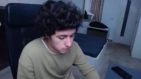 Snapshot of griffindane chatting on February 8, 6:06 am GriffinDane online show from February 8, 6:06 am